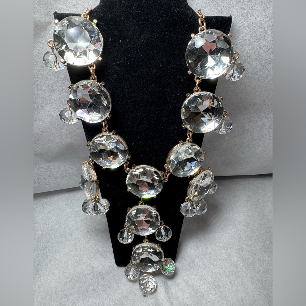 Gorgeous crystal/rhinestone statement necklace